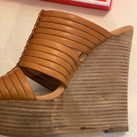 Coach Wedges Sz 8 - Picture 9 of 10
